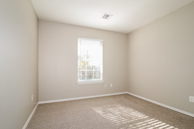 1,730/Mo, 1016 NW 14th Pl Moore, OK 73160 Bedroom View 2
