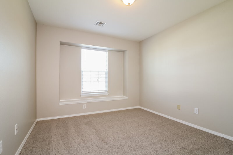 1,730/Mo, 1016 NW 14th Pl Moore, OK 73160 Bedroom View 3