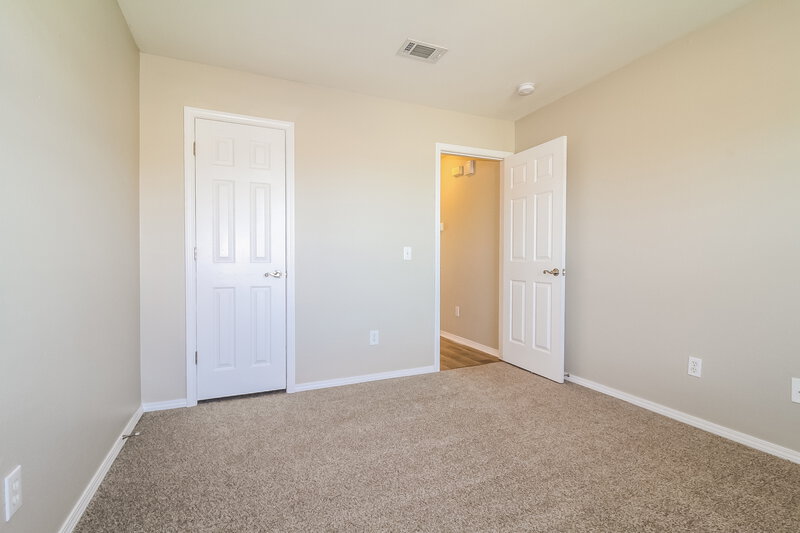 1,730/Mo, 1016 NW 14th Pl Moore, OK 73160 Bedroom View 4