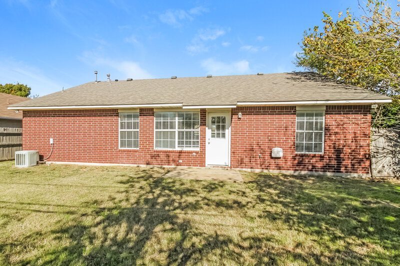 1,730/Mo, 1016 NW 14th Pl Moore, OK 73160 Rear View