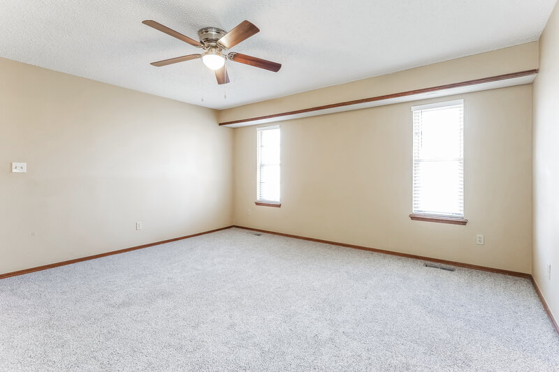 1,510/Mo, 1712 N Lincoln Ave Moore, OK 73160 Main Bedroom View 2