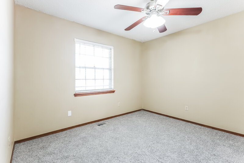 1,510/Mo, 1712 N Lincoln Ave Moore, OK 73160 Bedroom View