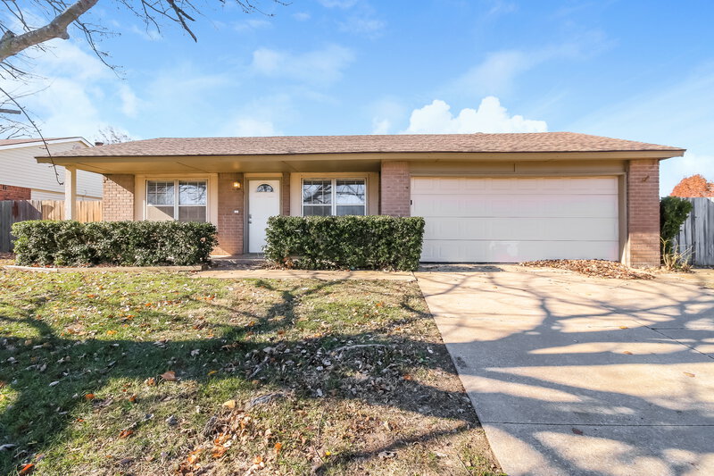 1,165/Mo, 629 Champion Ln Moore, OK 73160 External View