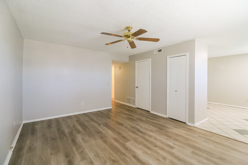 1,165/Mo, 629 Champion Ln Moore, OK 73160 Living Room View
