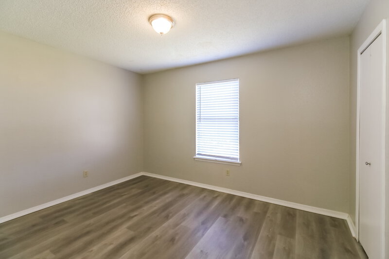 1,165/Mo, 629 Champion Ln Moore, OK 73160 Bedroom View 2