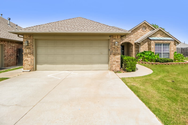1,615/Mo, 2617 SE 6th Circle Moore, OK 73160 External View