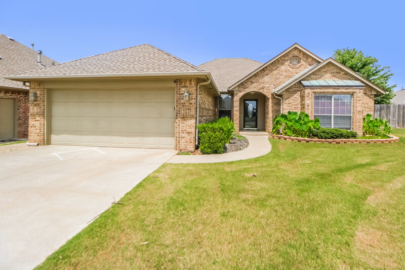 1,615/Mo, 2617 SE 6th Circle Moore, OK 73160 Front View