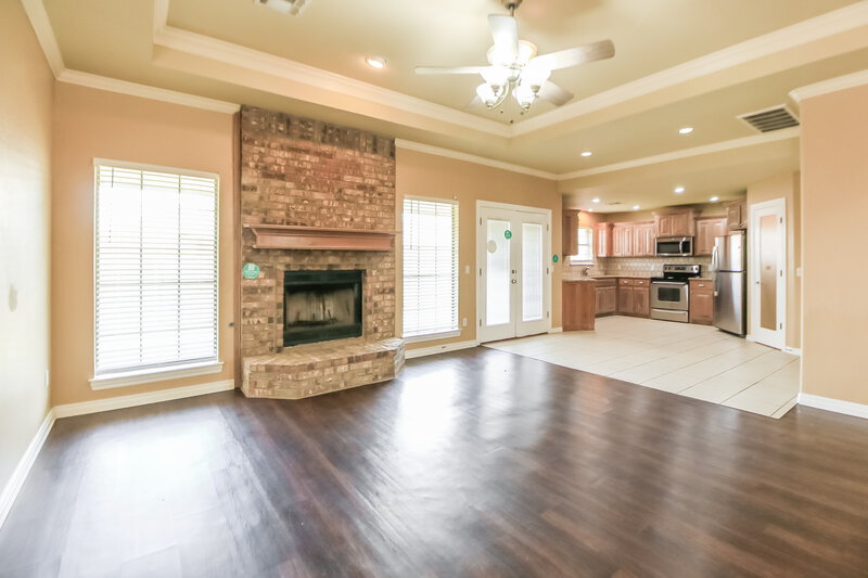 1,615/Mo, 2617 SE 6th Circle Moore, OK 73160 Living Room View 2
