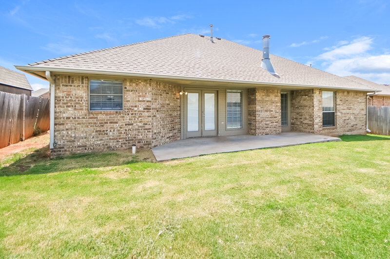 1,615/Mo, 2617 SE 6th Circle Moore, OK 73160 Rear View