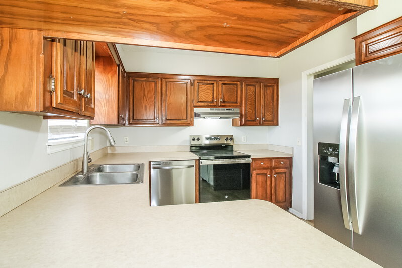 1,380/Mo, 1808 SE 13th St Moore, OK 73160 Kitchen View