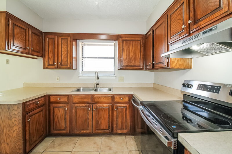 1,380/Mo, 1808 SE 13th St Moore, OK 73160 Kitchen View 2