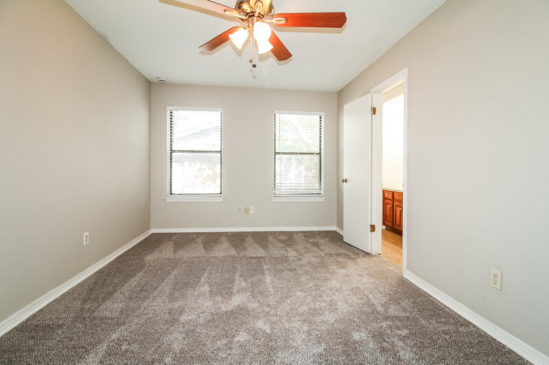1,380/Mo, 1808 SE 13th St Moore, OK 73160 Main Bedroom View