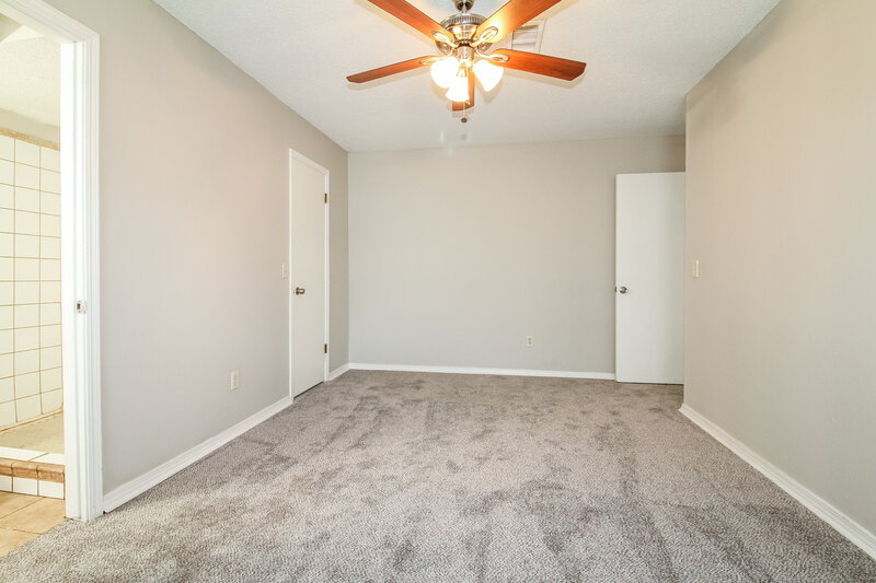 1,380/Mo, 1808 SE 13th St Moore, OK 73160 Main Bedroom View 2