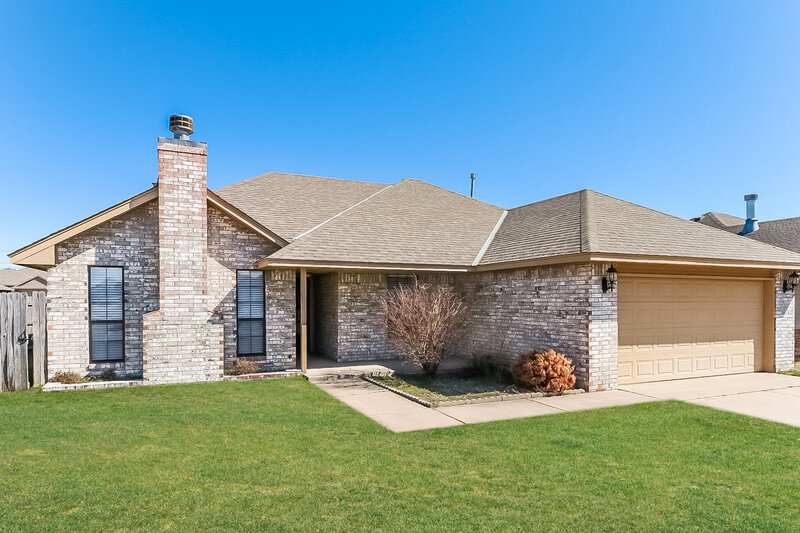 1,610/Mo, 1400 Eagle Drive Moore, OK 73160 Front View