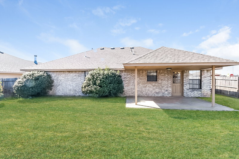 1,610/Mo, 1400 Eagle Drive Moore, OK 73160 Rear View