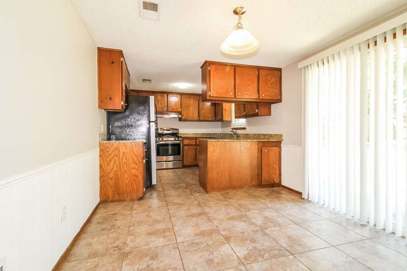 1,570/Mo, 1513 NE 3rd St Moore, OK 73160 Breakfast Nook View