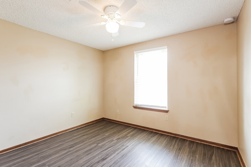 2,020/Mo, 1513 NE 3rd St Moore, OK 73160 Bedroom View 2