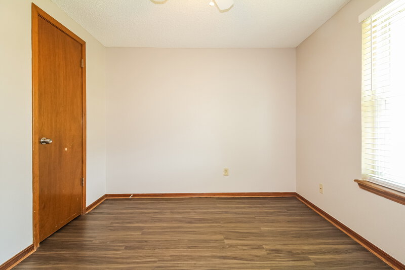 1,570/Mo, 1513 NE 3rd St Moore, OK 73160 Bedroom View 3