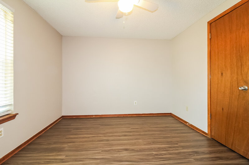 1,570/Mo, 1513 NE 3rd St Moore, OK 73160 Bedroom View 4
