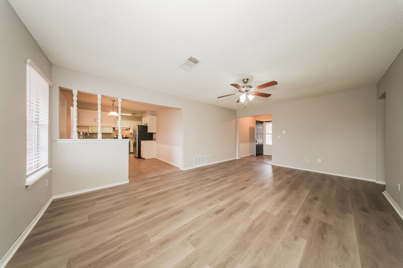 1,395/Mo, 1212 SE 11th St Moore, OK 73160 Living Room View 3