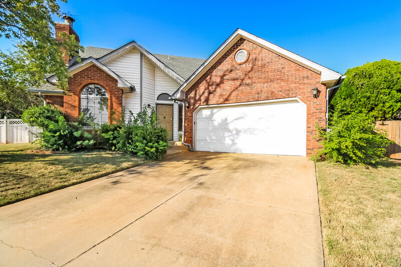 1,725/Mo, 1421 Blaine Ct Moore, OK 73160 Front View
