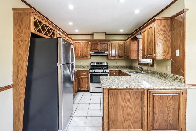 1,725/Mo, 1421 Blaine Ct Moore, OK 73160 Kitchen View
