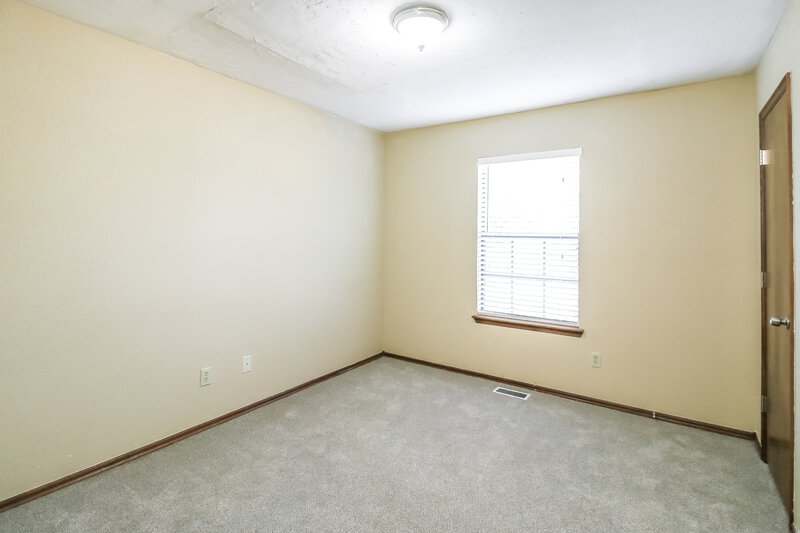 1,725/Mo, 1421 Blaine Ct Moore, OK 73160 Bedroom View