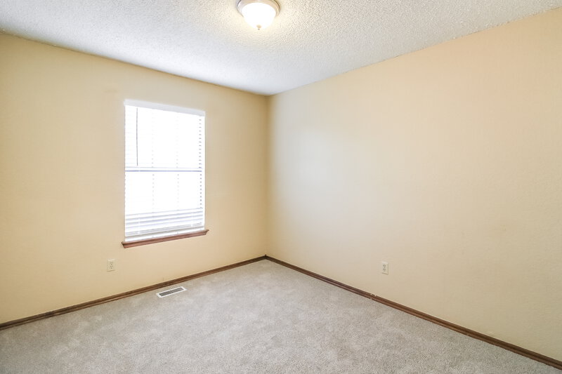 1,725/Mo, 1421 Blaine Ct Moore, OK 73160 Bedroom View 2