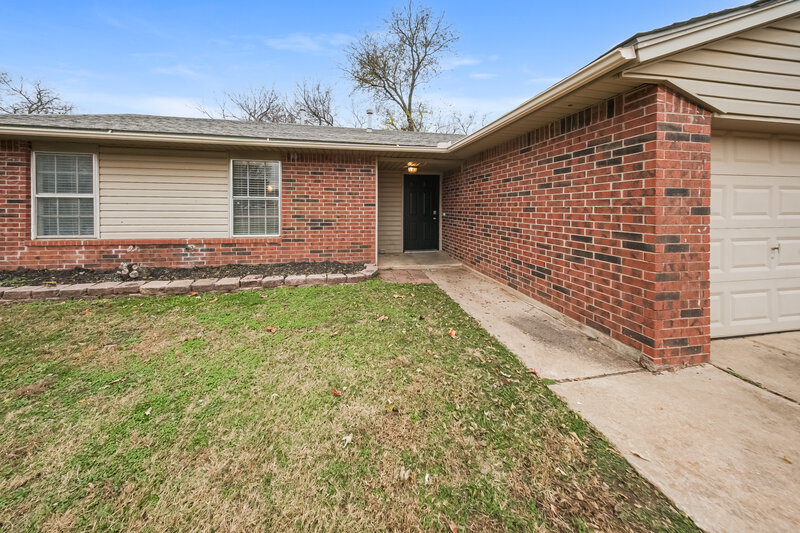 2,170/Mo, 501 N Ramblin Oaks Dr Moore, OK 73160 Front View