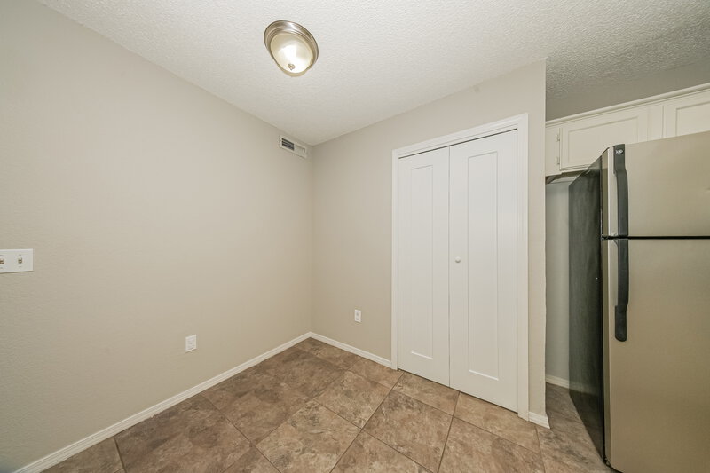 2,170/Mo, 501 N Ramblin Oaks Dr Moore, OK 73160 Bedroom View 2