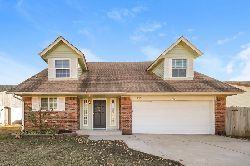 1,585/Mo, 2108 NE 9th St Moore, OK 73160 External View