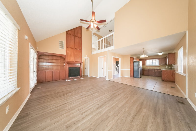 1,585/Mo, 2108 NE 9th St Moore, OK 73160 Living Room View 2