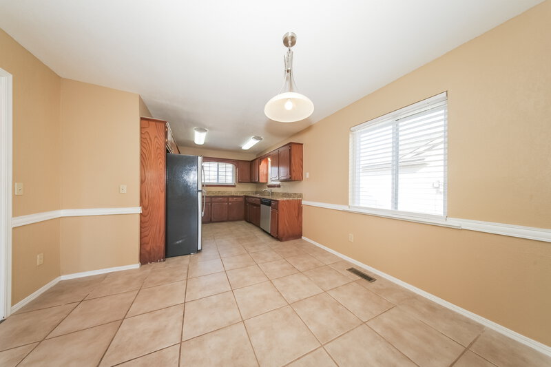 1,585/Mo, 2108 NE 9th St Moore, OK 73160 Dining Room View