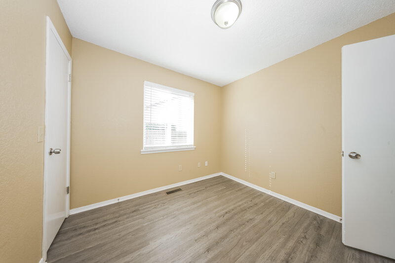 1,585/Mo, 2108 NE 9th St Moore, OK 73160 Bedroom View