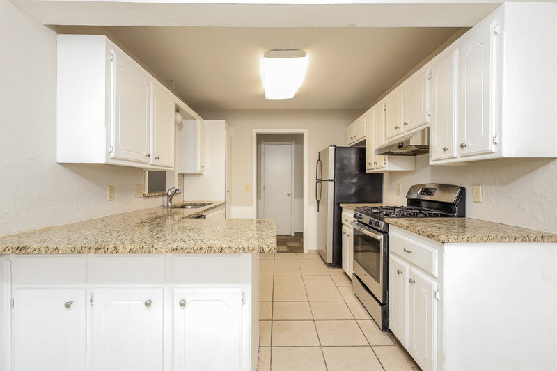 1,625/Mo, 1205 Northridge Rd Moore, OK 73160 Kitchen View