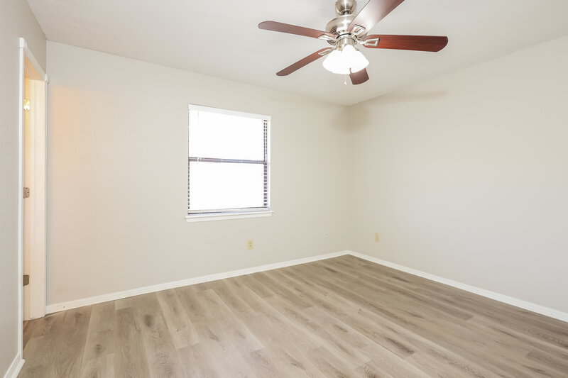1,625/Mo, 1205 Northridge Rd Moore, OK 73160 Main Bedroom View