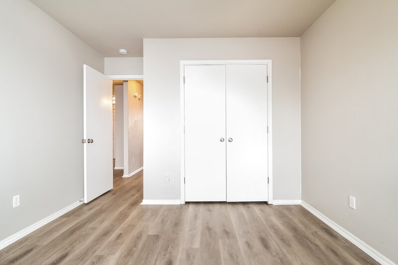 1,645/Mo, 2004 NE 32nd St Moore, OK 73160 Bedroom View