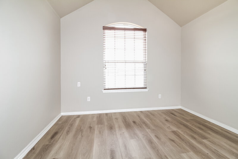 1,645/Mo, 2004 NE 32nd St Moore, OK 73160 Bedroom View 2