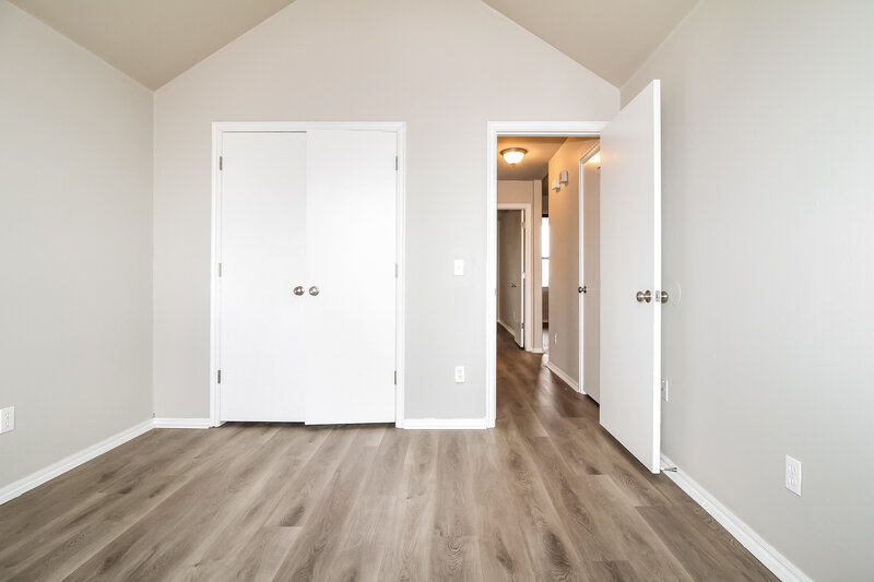 1,645/Mo, 2004 NE 32nd St Moore, OK 73160 Bedroom View 3