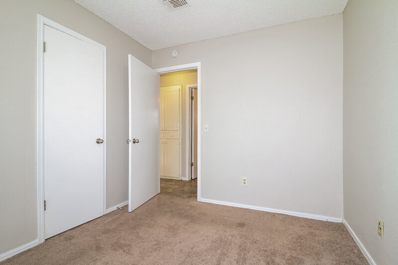 1,210/Mo, 916 David Rd Moore, OK 73160 Bedroom View 3