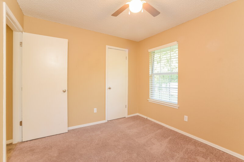 1,210/Mo, 916 David Rd Moore, OK 73160 Bedroom View 8