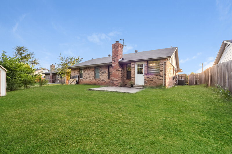 1,210/Mo, 916 David Rd Moore, OK 73160 Rear View 2