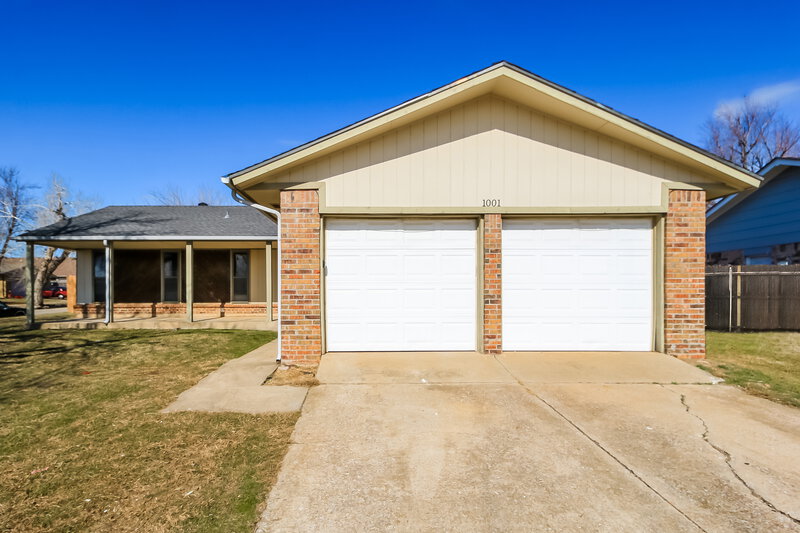 1,450/Mo, 1001 SE 9th St Moore, OK 73160 External View