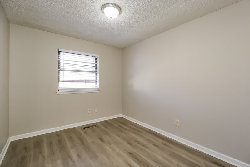 1,450/Mo, 1001 SE 9th St Moore, OK 73160 Bedroom View