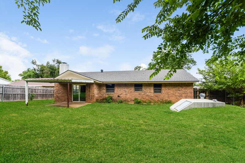1,450/Mo, 1001 SE 9th St Moore, OK 73160 Rear View 5