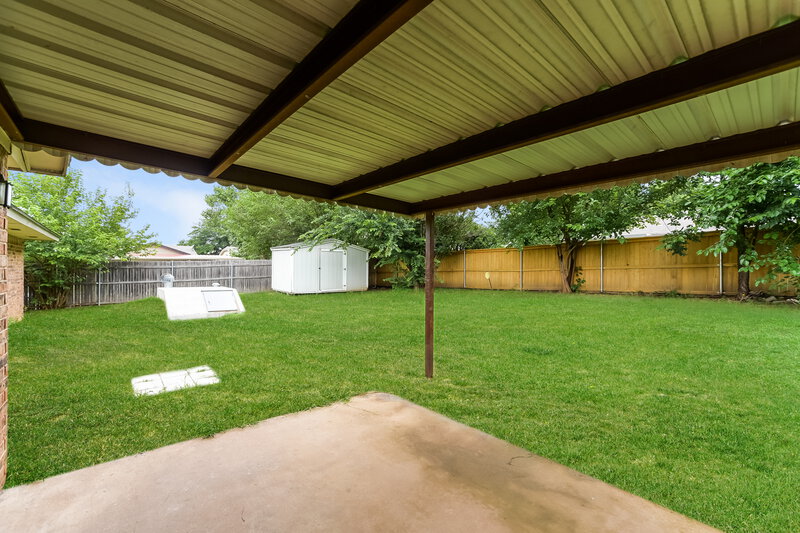 1,450/Mo, 1001 SE 9th St Moore, OK 73160 Covered Patio View