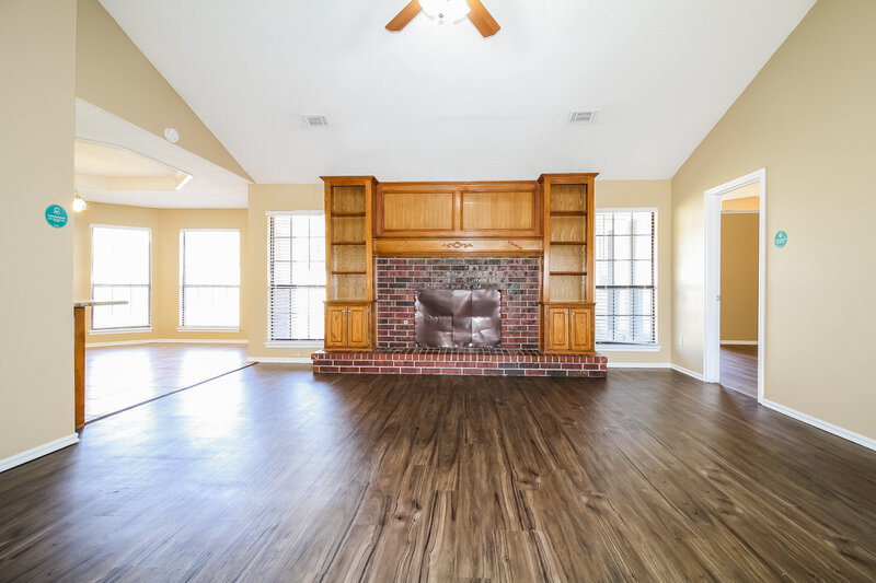 1,645/Mo, 1813 SE 14th St Moore, OK 73160 Living Room View 3