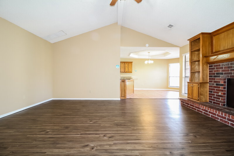 1,645/Mo, 1813 SE 14th St Moore, OK 73160 Living Room View 4