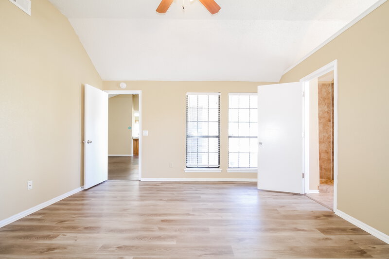1,645/Mo, 1813 SE 14th St Moore, OK 73160 Main Bedroom View 2