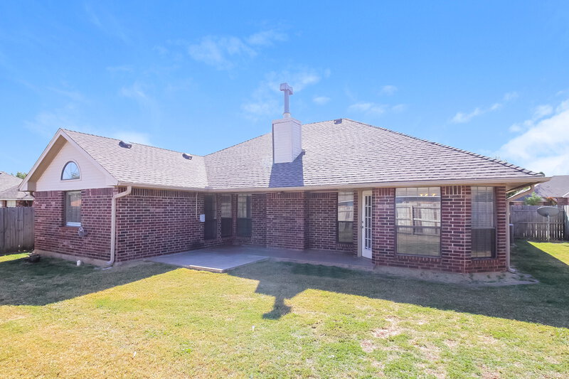 1,645/Mo, 1813 SE 14th St Moore, OK 73160 Rear View